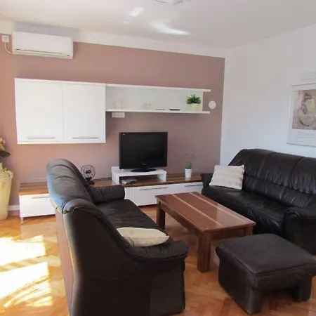 Apartment Lenka Senj  Buitenkant foto