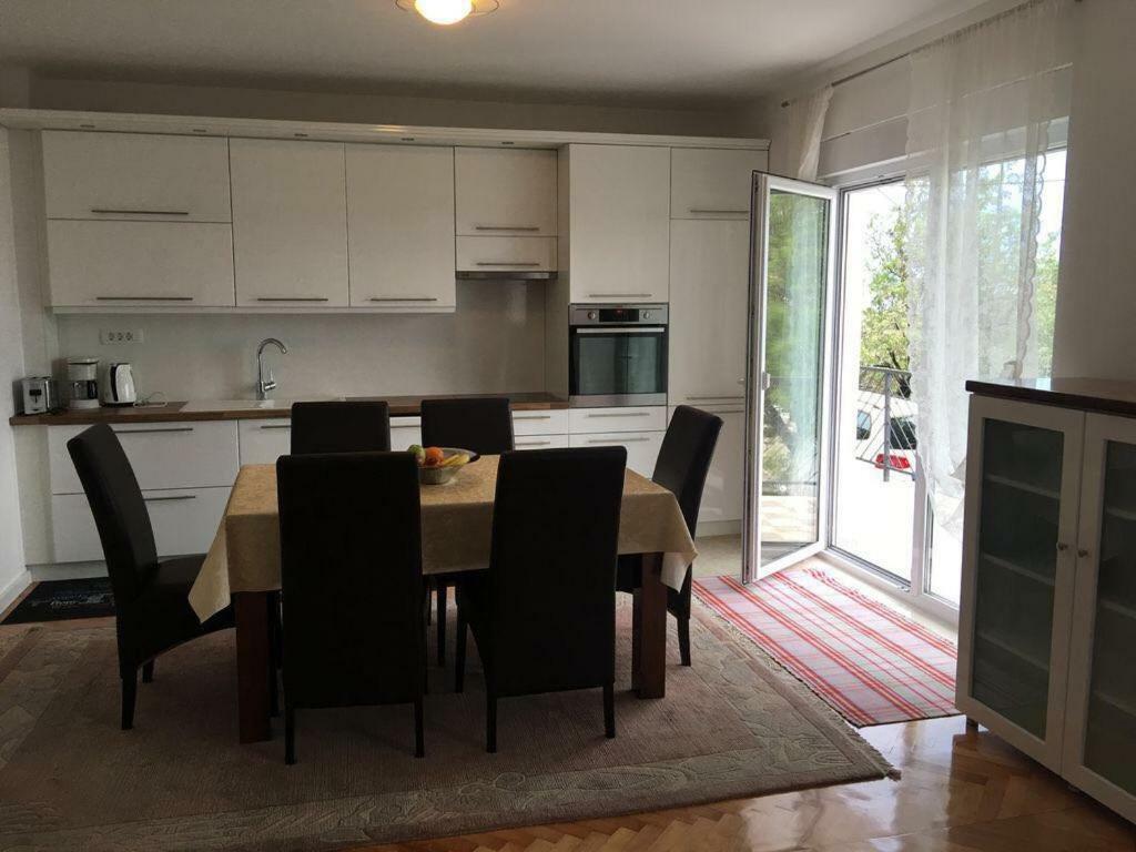 Lenka Apartment *